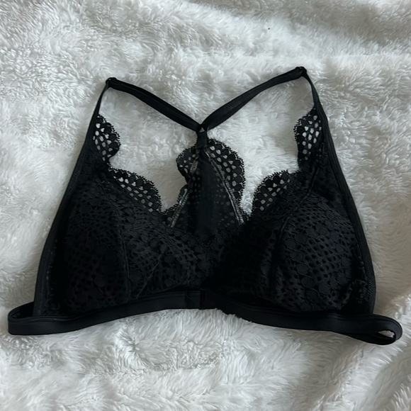 Victoria's Secret Black Lace T-Back Front Closure Padded Triangle Bralette Sz M - Picture 1 of 6